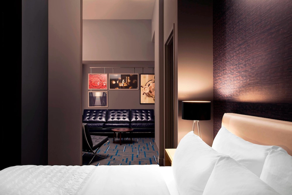 Le Meridien Tampa, The Courthouse 18/35