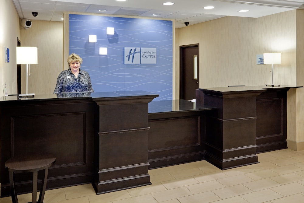 Holiday Inn Express Hotel Suites Lebanon 8/51