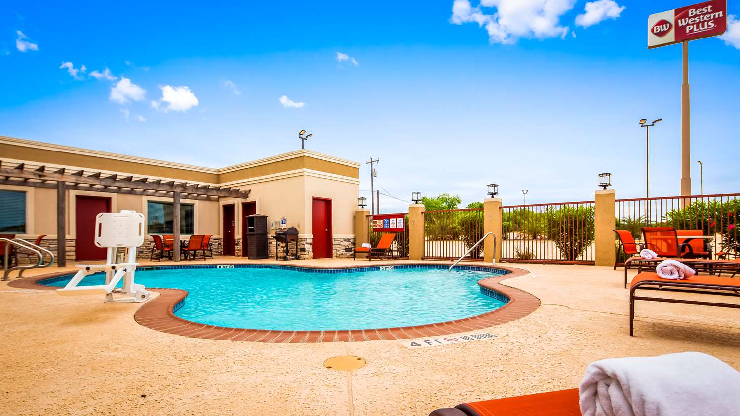 Best Western Plus Dilley Inn and Suites 13/13
