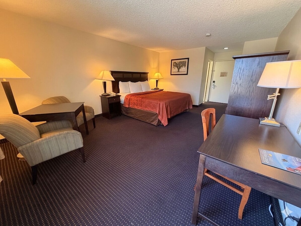 Inn of Lompoc 23/56