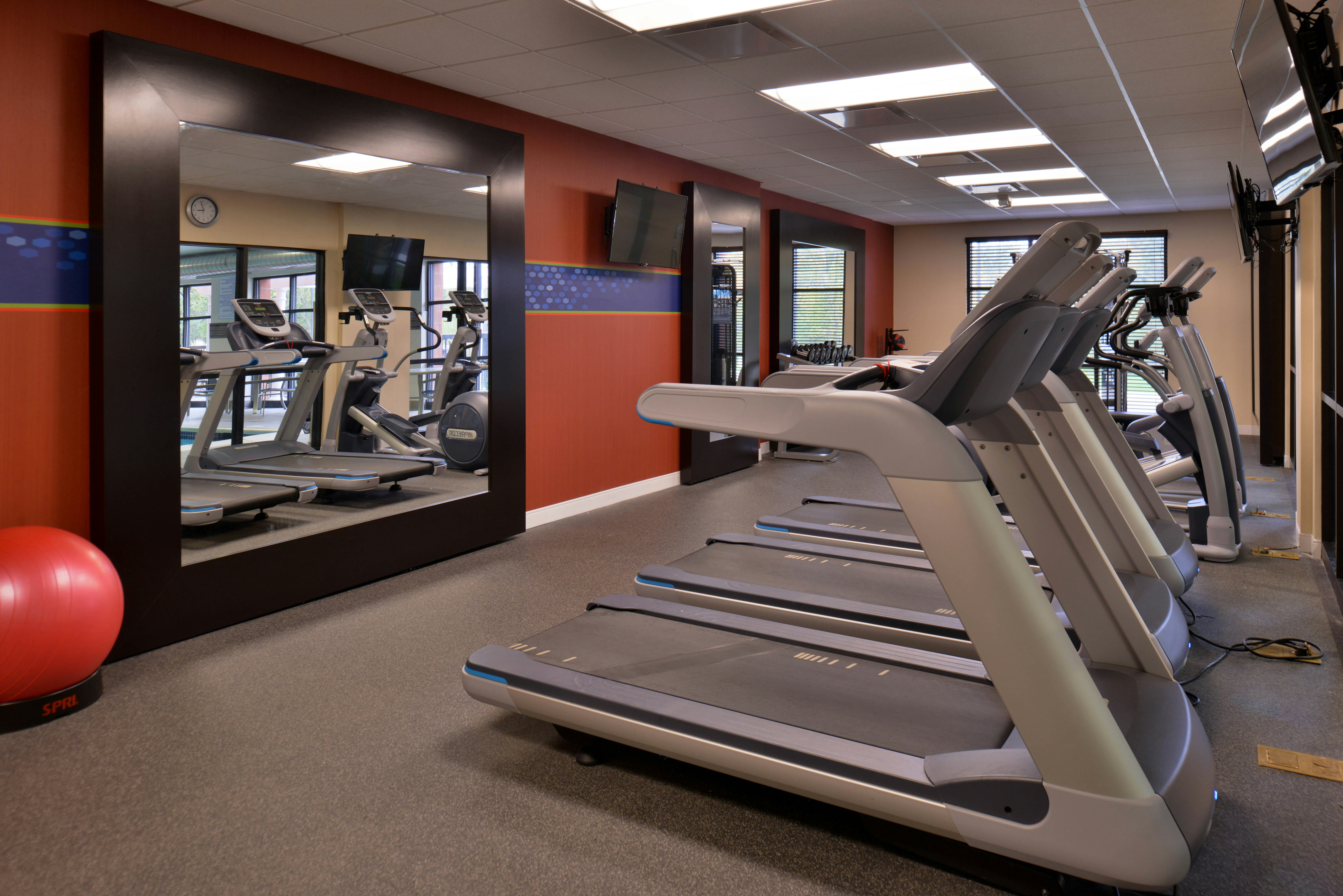 Hampton Inn Suites Ann Arbor West 31/47