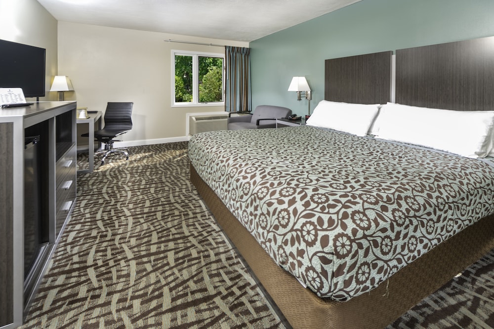 BridgePointe Inn and Suites Council Bluffs 7/29