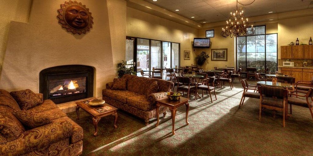 Gateway Studio Suites 36/54