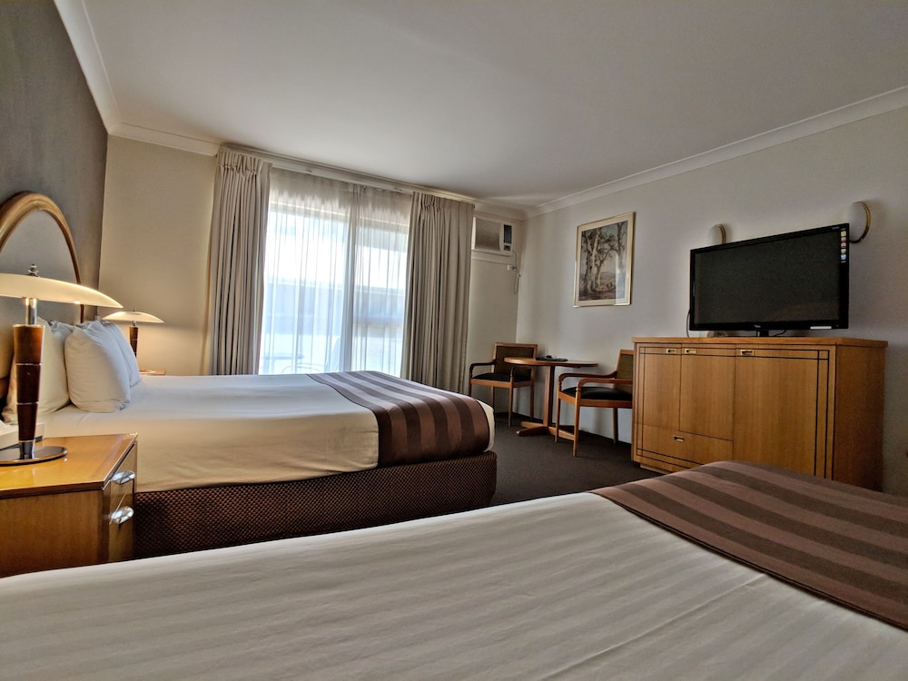 Superior, Single, 1 King and 1 Single Beds