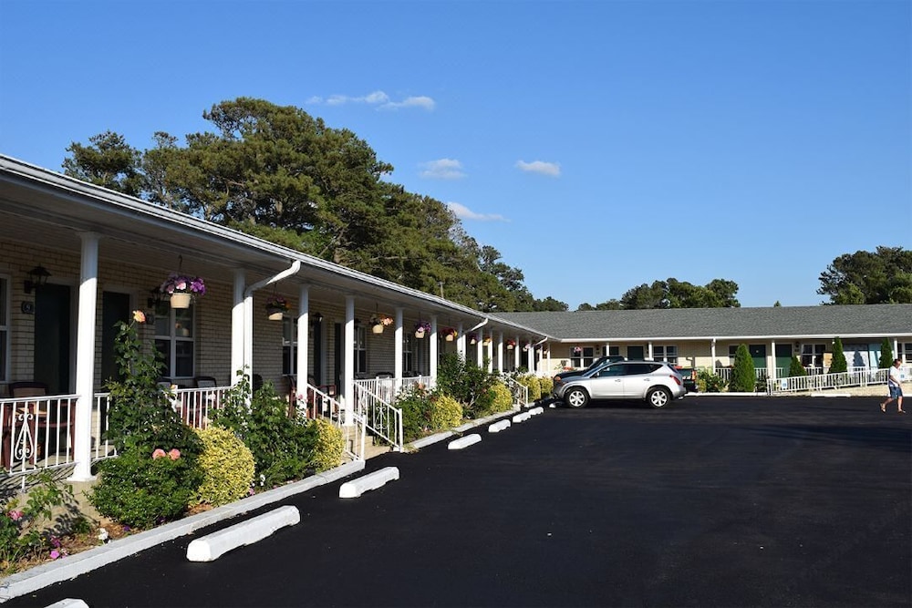 Birchwood Inn 20/24