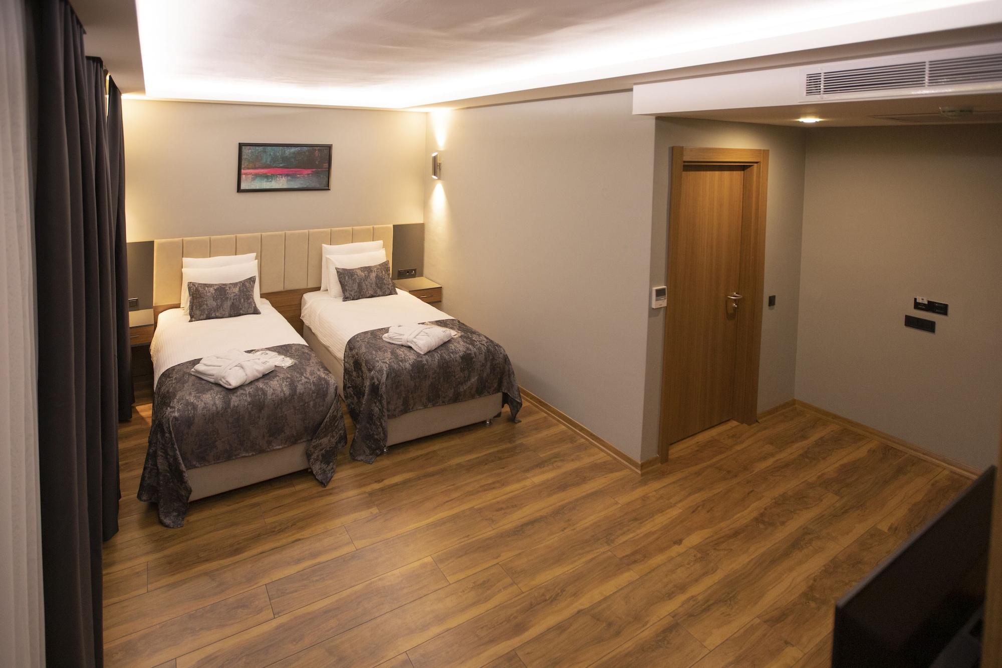 Divares Luxury Hotel 7/23
