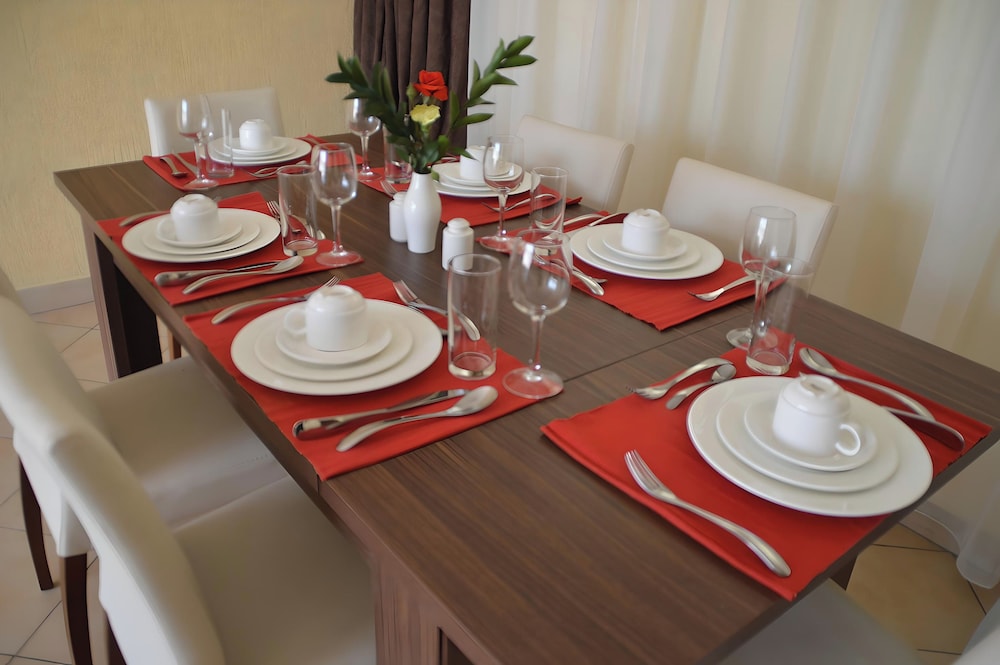 Norfolk Towers Serviced Apartments 14/22