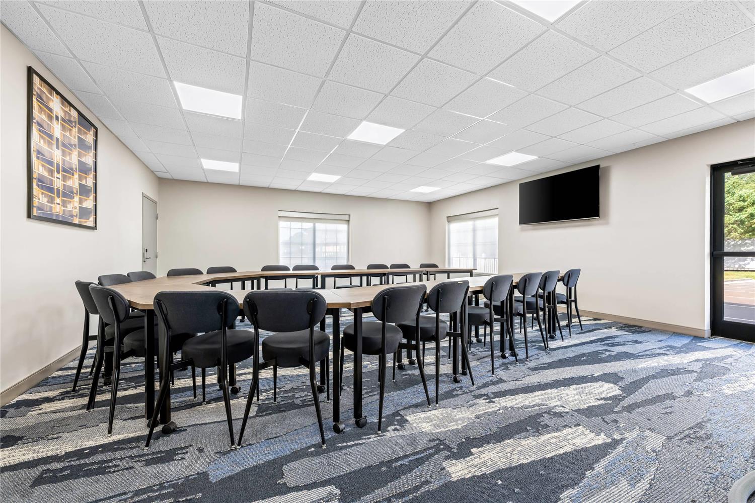 Comfort Inn & Suites River City Decatur 13/21