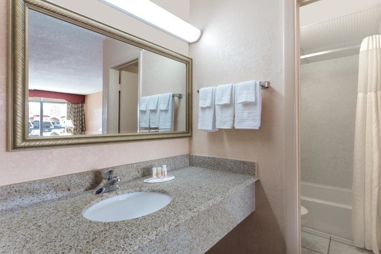 Quality Inn Waycross, GA 11/12