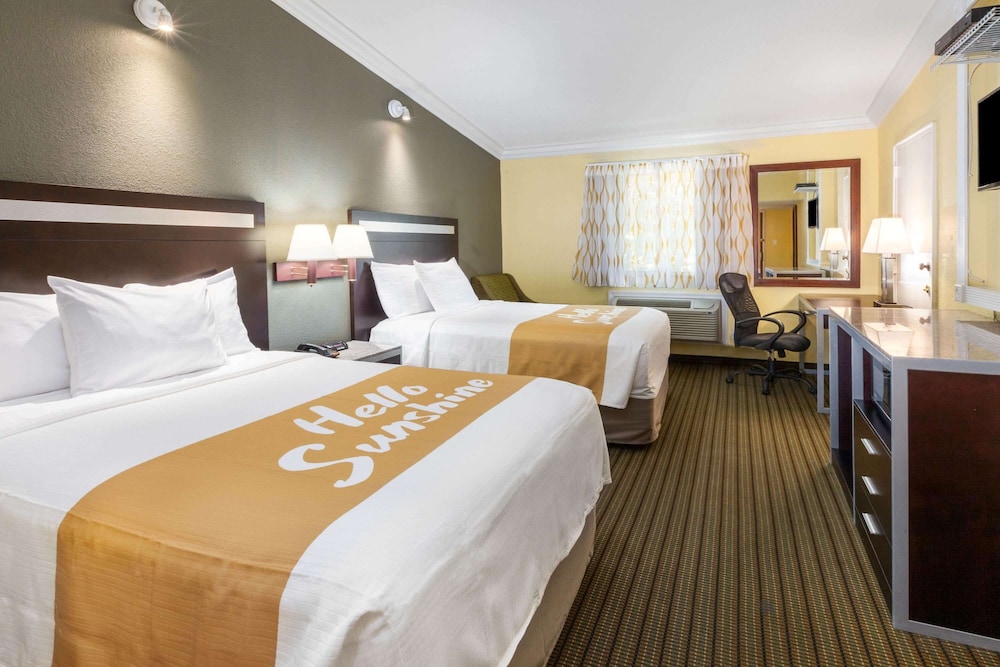 Days Inn by Wyndham Nanuet / Spring Valley 8/17