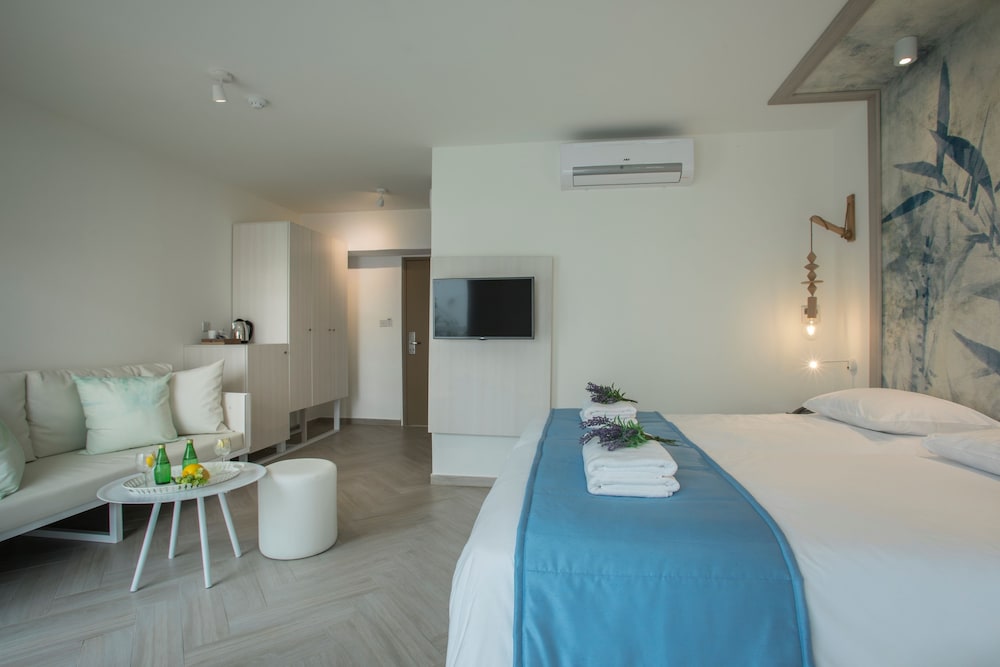 Domniki Hotel Apartments 10/50