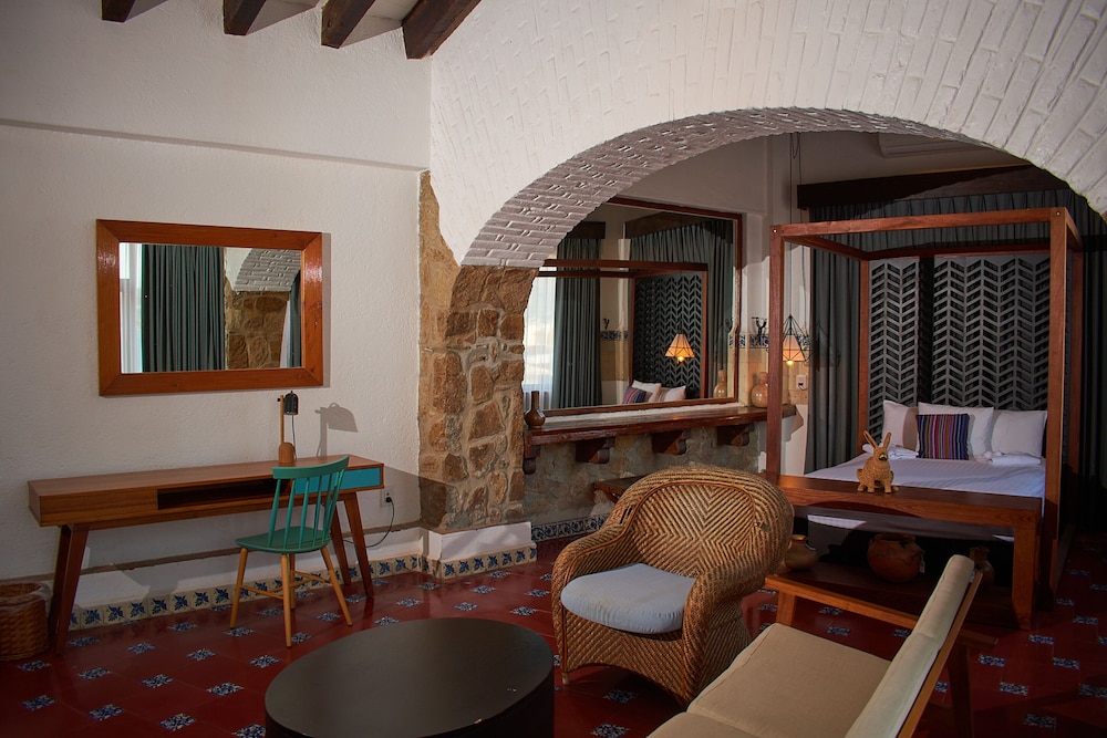 Hotel Boutique Casa Lisa (ex. by Villa Vera) 69/84