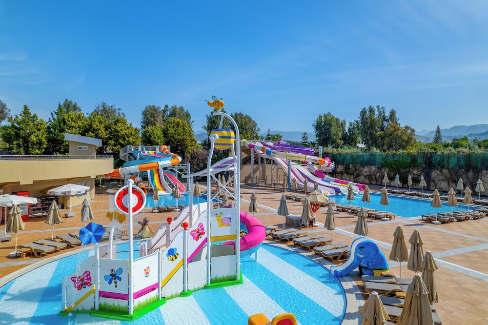 Royal Garden Beach Hotel 36/45
