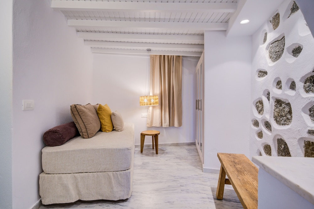 Madalena Hotel 49/69