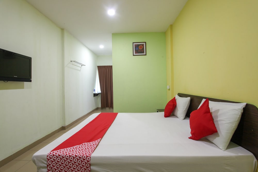 OYO 89539 Hotel Siswa 17/32