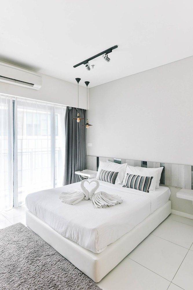 Summer Suites Residences By Subhome 19/68