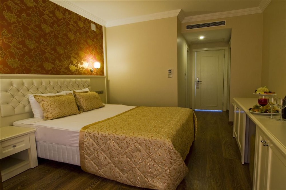 Royal Sebaste Hotel 8/42