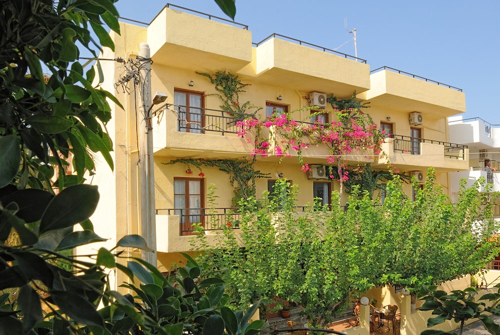 CLEOPATRA APARTMENTS 2/50