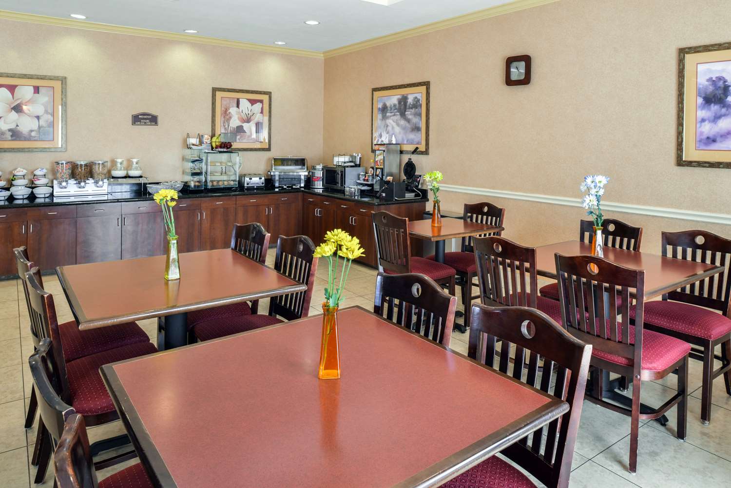 Americas Best Value Inn & Suites Livingston 24/38