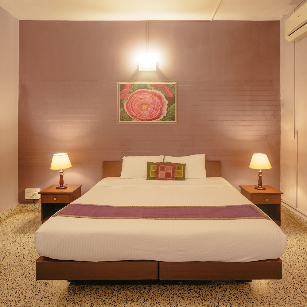 HANU REDDY RESIDENCES - WALLACE GARDEN 16/50