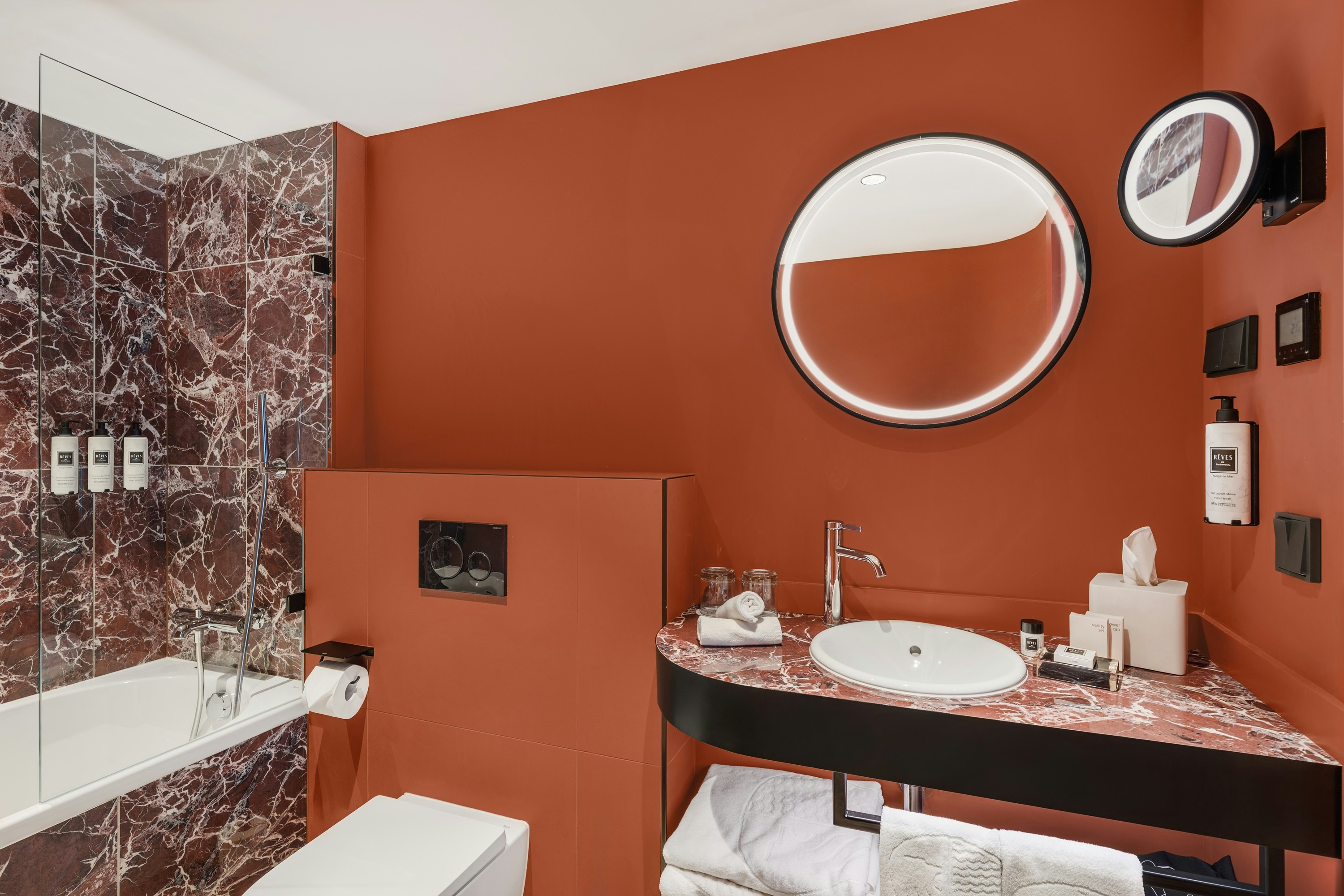 LANCHID 19 DESIGN HOTEL 52/55