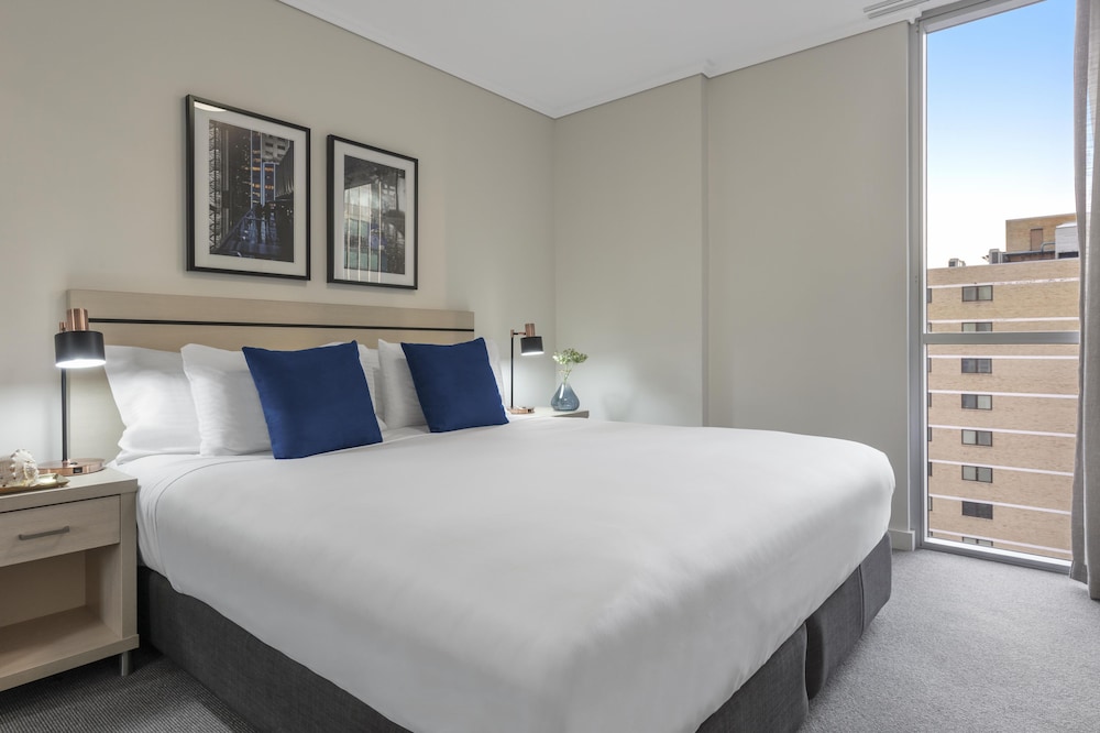 Oaks Brisbane Festival Suites 14/49
