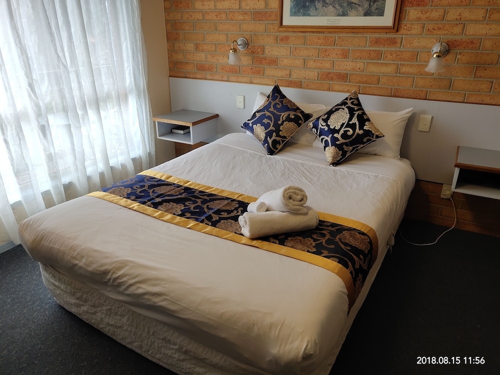 Spa, Luxury, Queen Bed