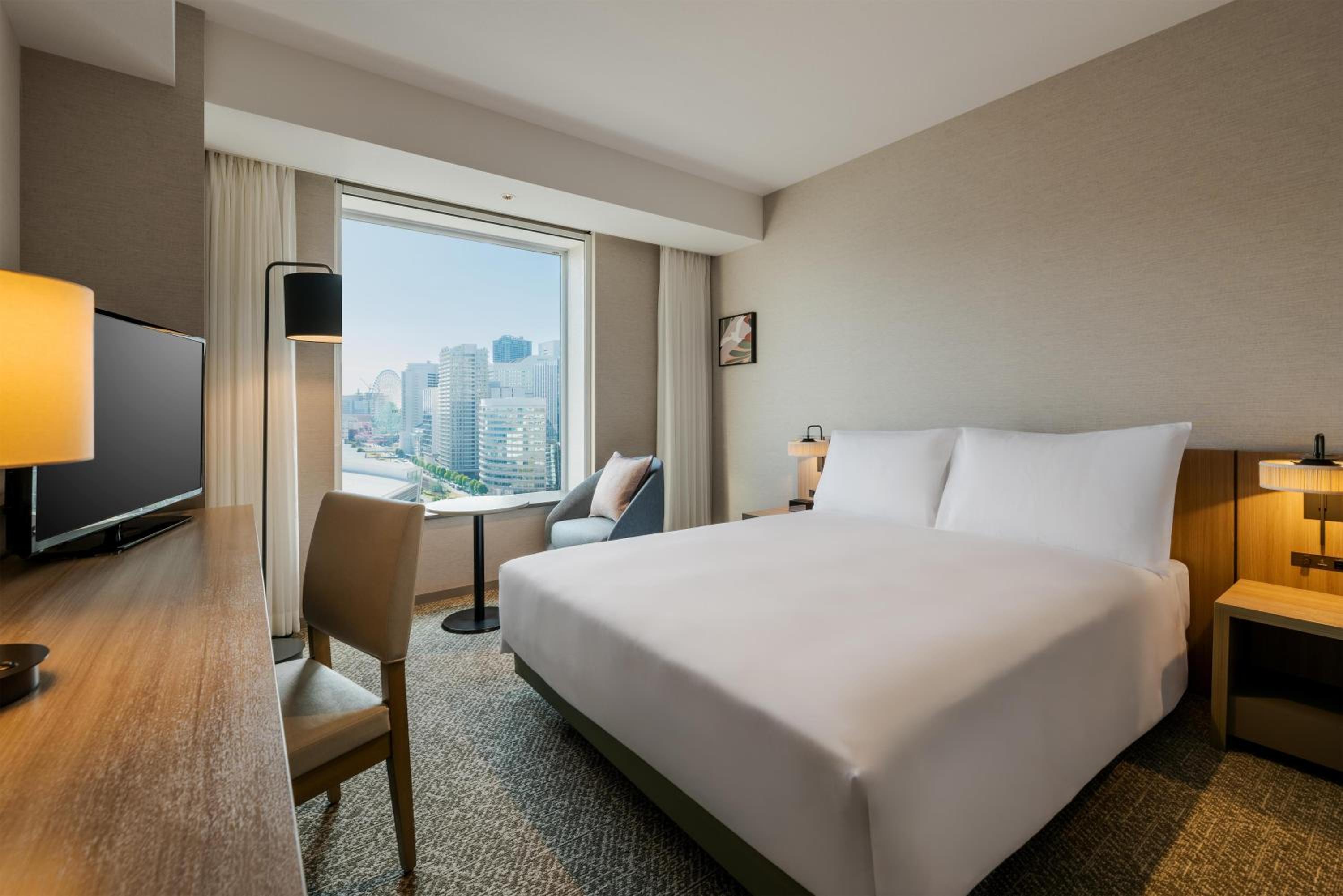Room, Queen Bed, Side Ocean View