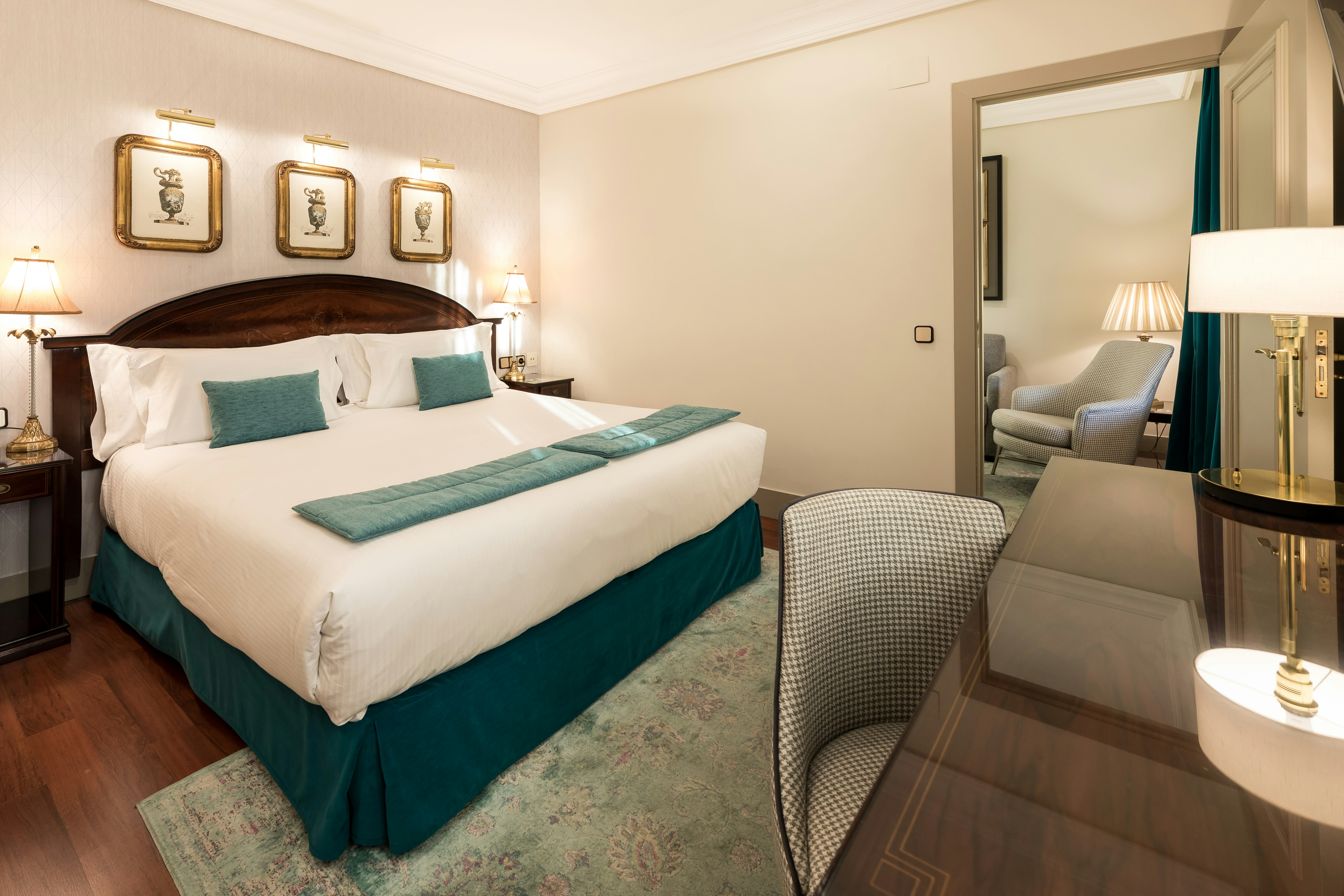 SUPERIOR, DOUBLE BED