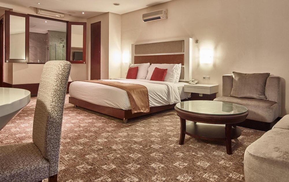 Hotel President Executive Club - Jababeka Cikarang 6/23