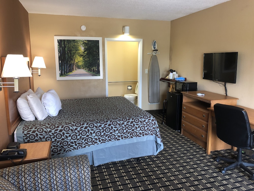 Days Inn By Wyndham Columbus 42/54