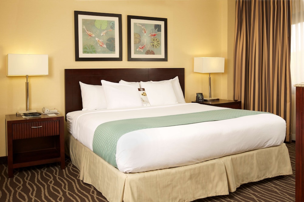 DoubleTree Suites by Hilton Raleigh - Durham 16/82