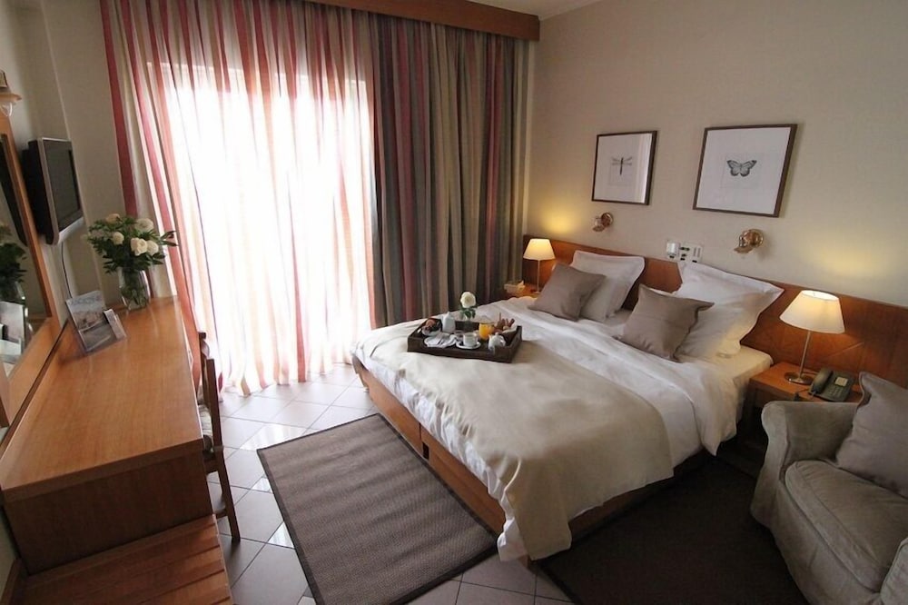 ACHILLION HOTEL 11/42