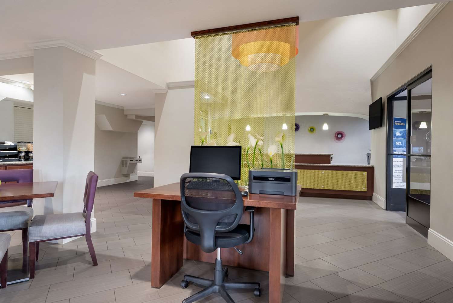 Surestay Hotel By Best Western Deer Park 25/31