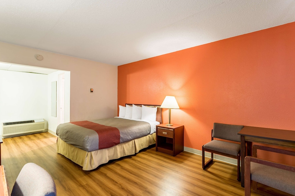 Motel6 Butte, MT - Historic City Center 23/59
