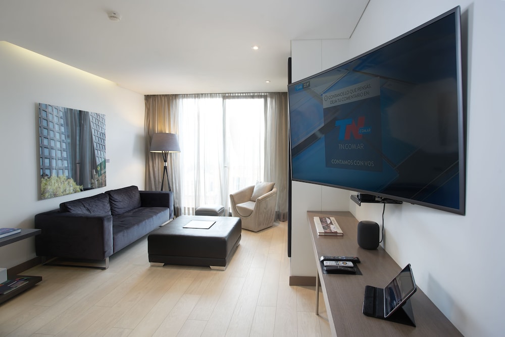 100 Luxury Suites By Preferred 52/76
