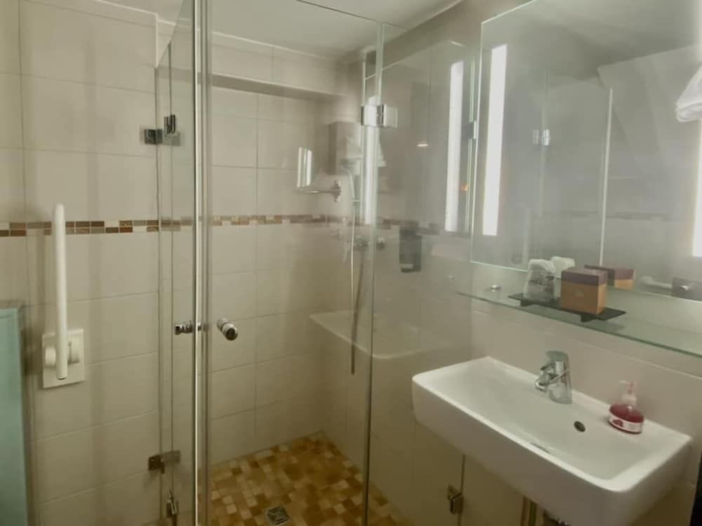 HOTEL SCHWARZER BOCK 50/50