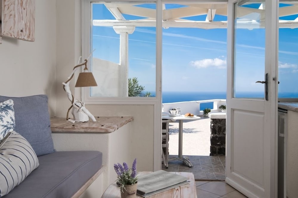 ATHERMI SUITES 55/74