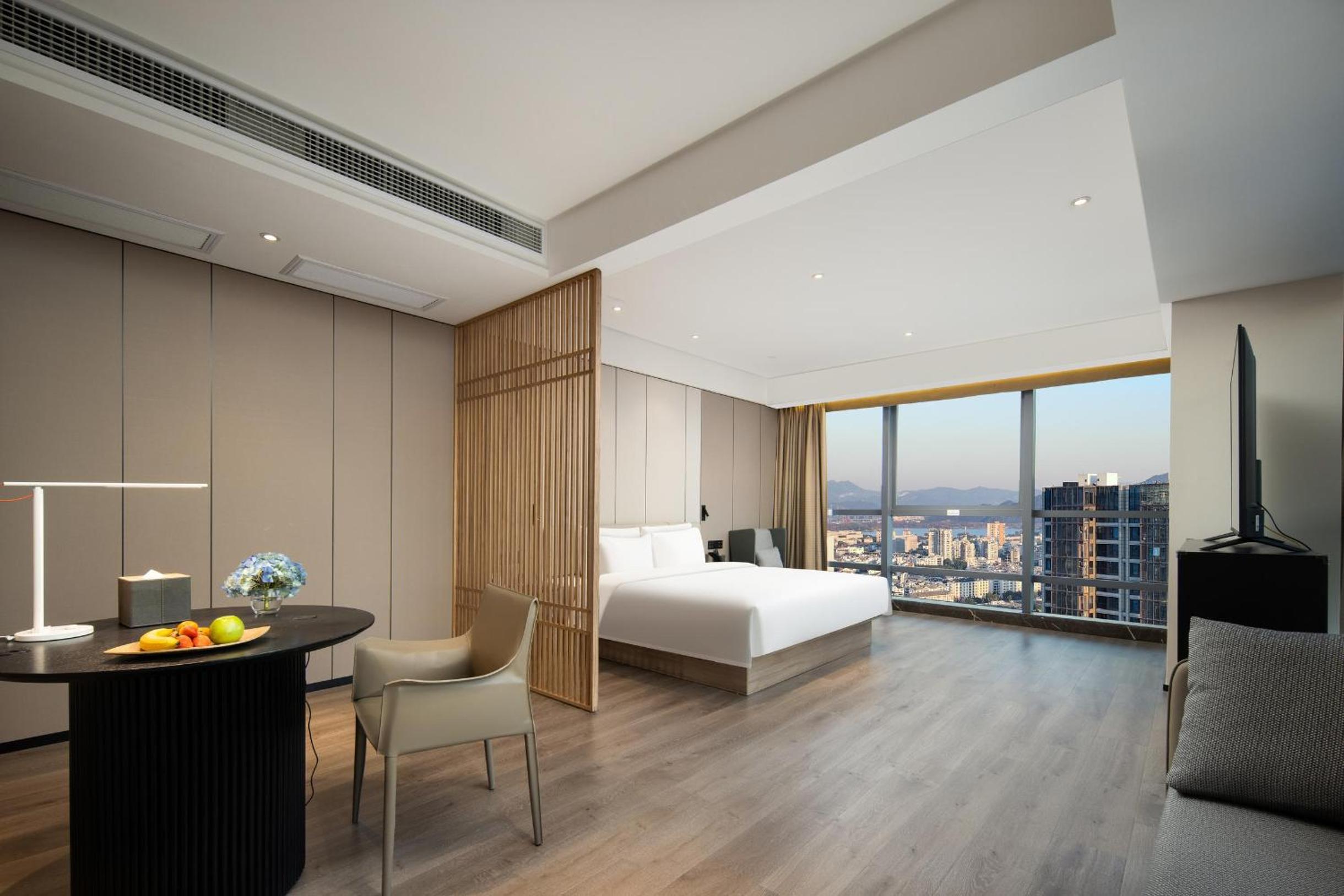 Executive, Double Bed, City View, Attic