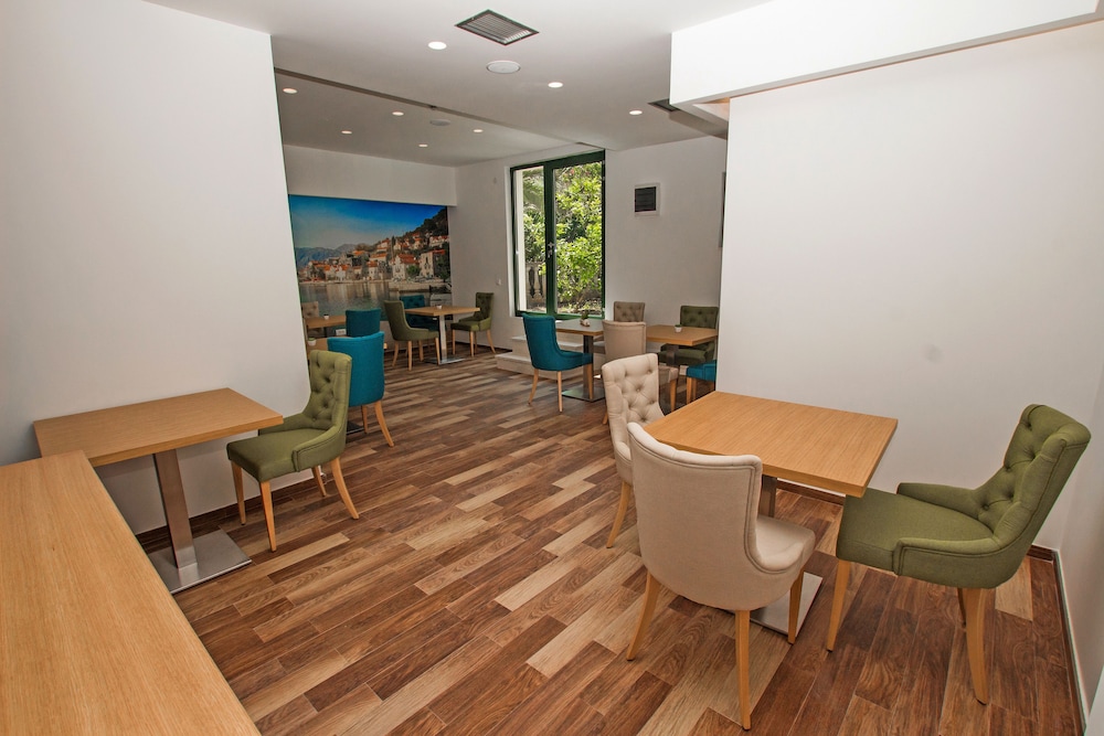 Hotel Alkima 24/50