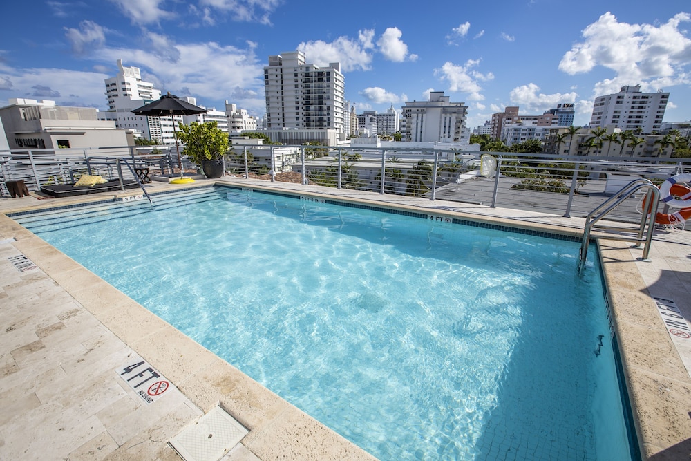 Riviera Suites South Beach 39/65