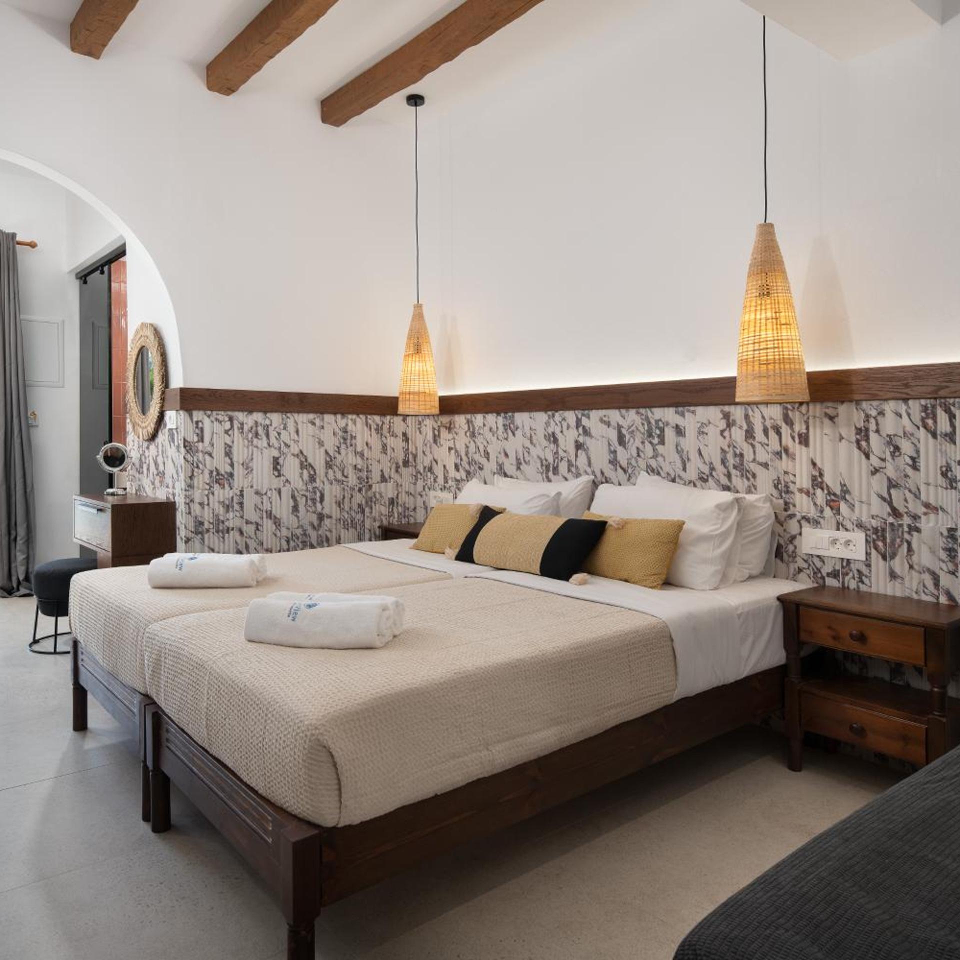 Room, Triple, Pool Front