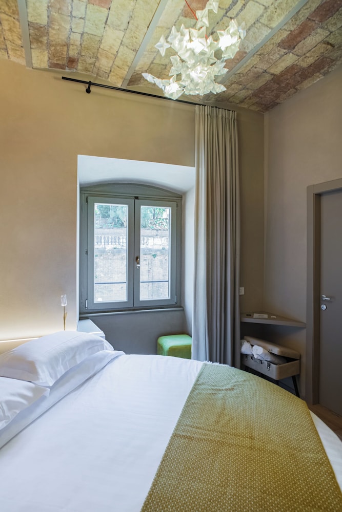 163 Boutique Hotel 4/50