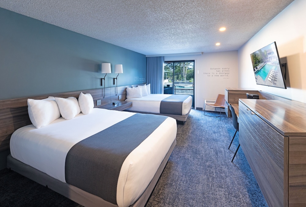 ROOM, 2 QUEEN BEDS, POOL SIDE