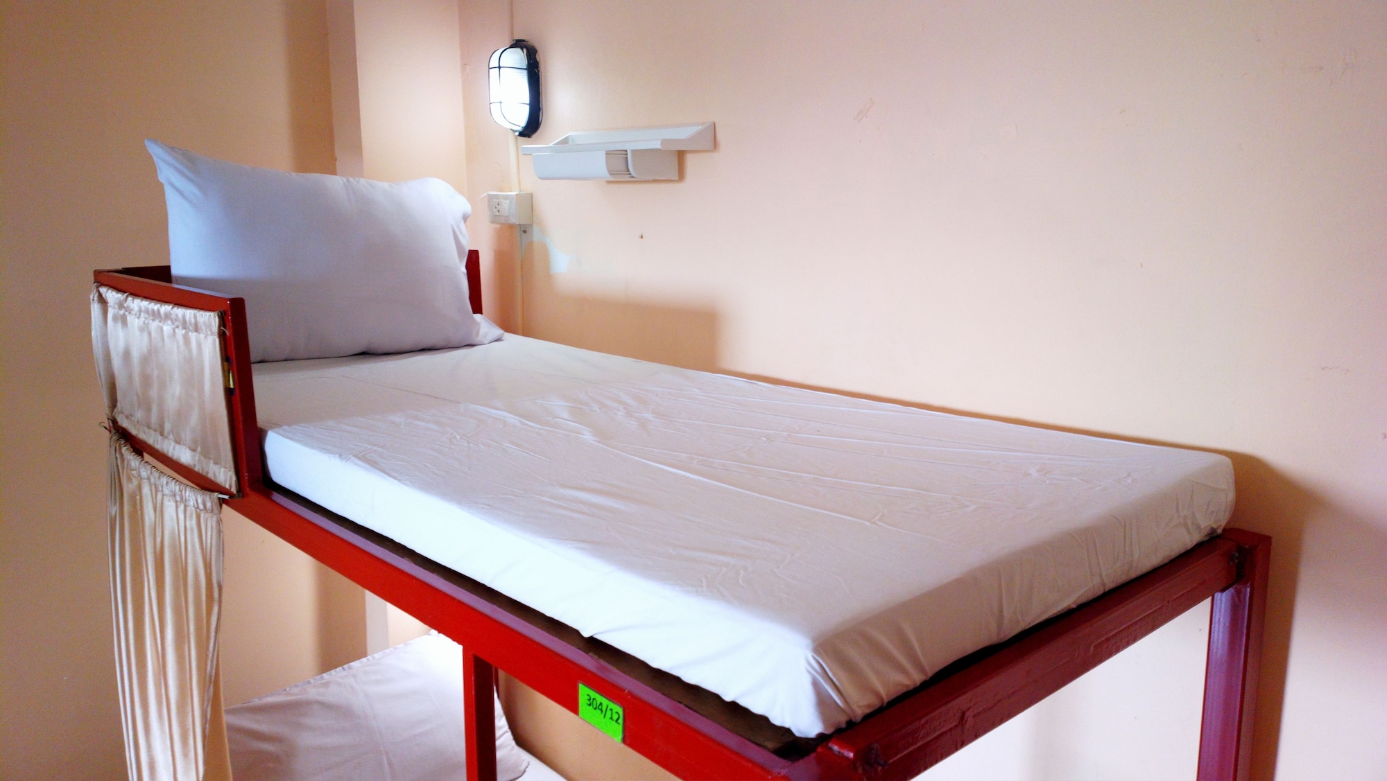 FEMALE DORM, FEMALE ONLY, CITY VIEW