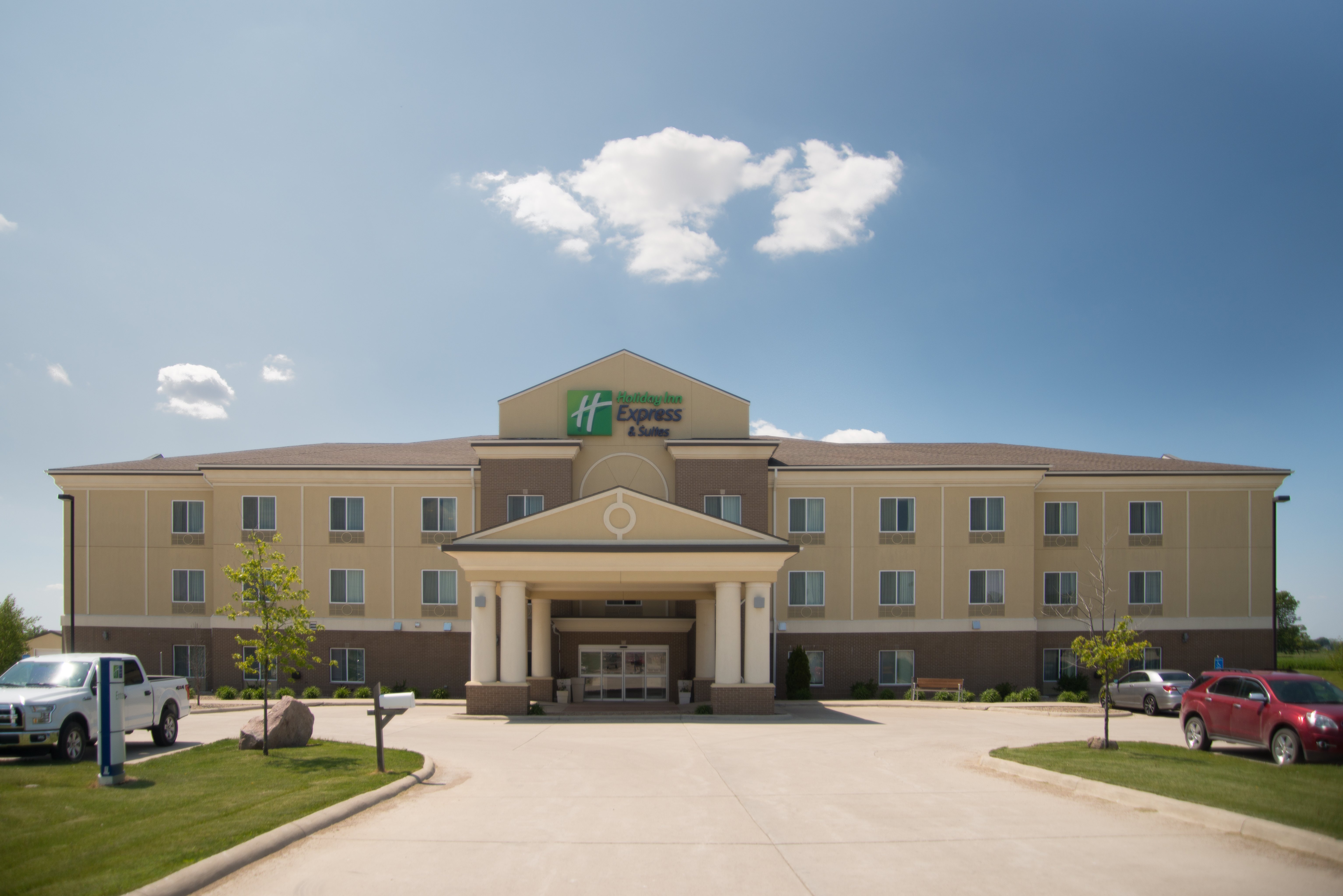 Holiday Inn Express Hotel & Suites Northwood 70/71