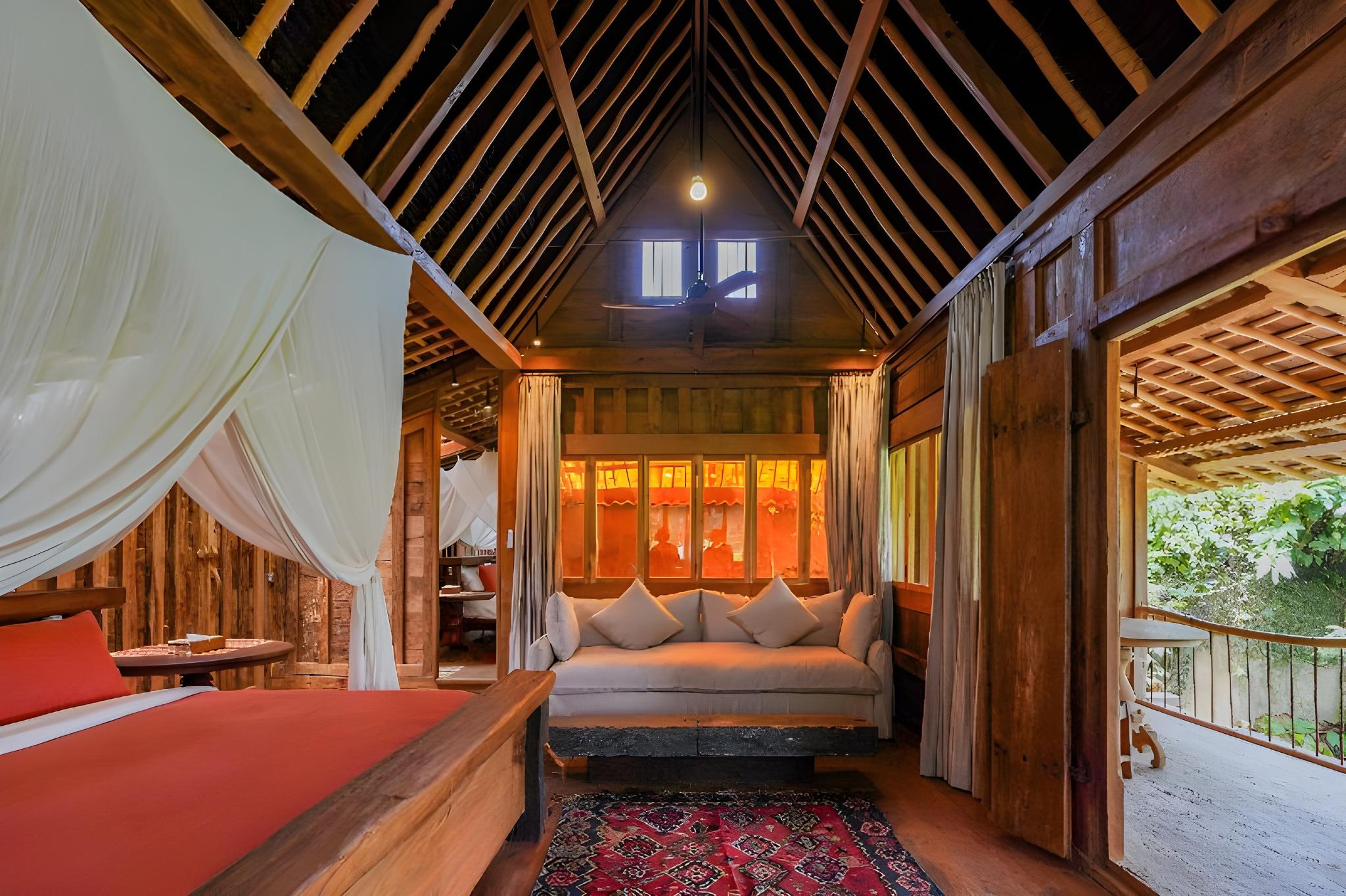 1 Bedroom, Suite, King Bed, Valley View