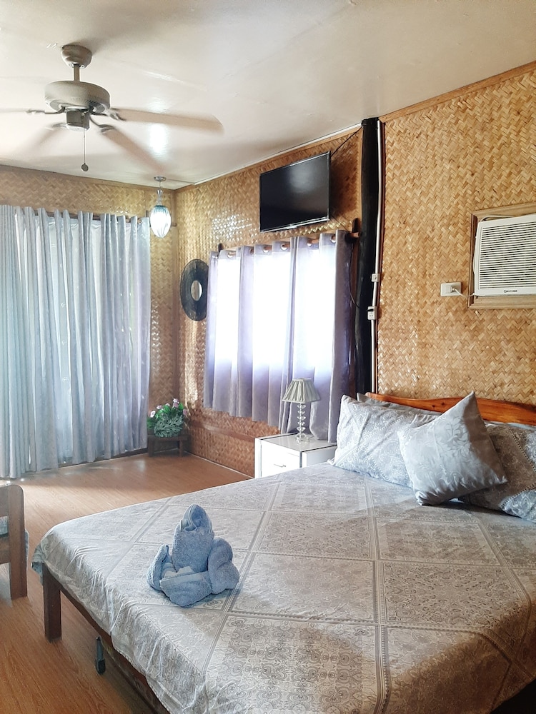Family, 1 Single and 2 Double Beds, Lala Panzi Bed And Breakfast 2/6