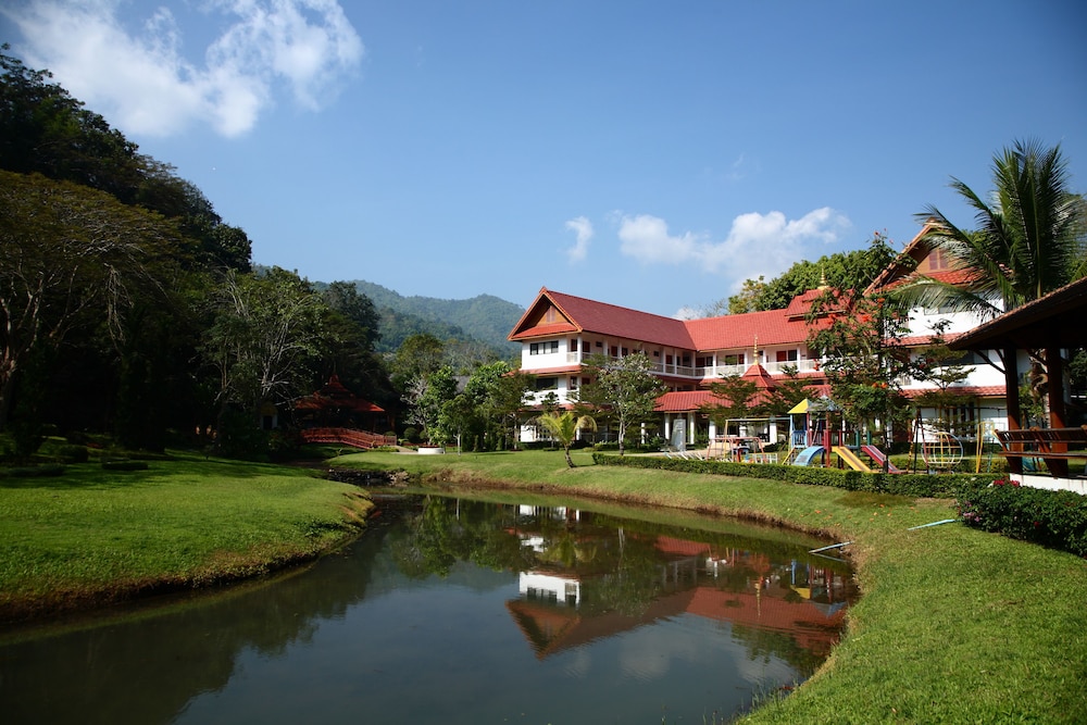 Suan Bua Hotel Resort 38/48