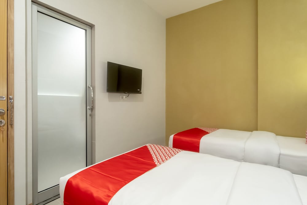 OYO 3159 Festive Inn 18/28